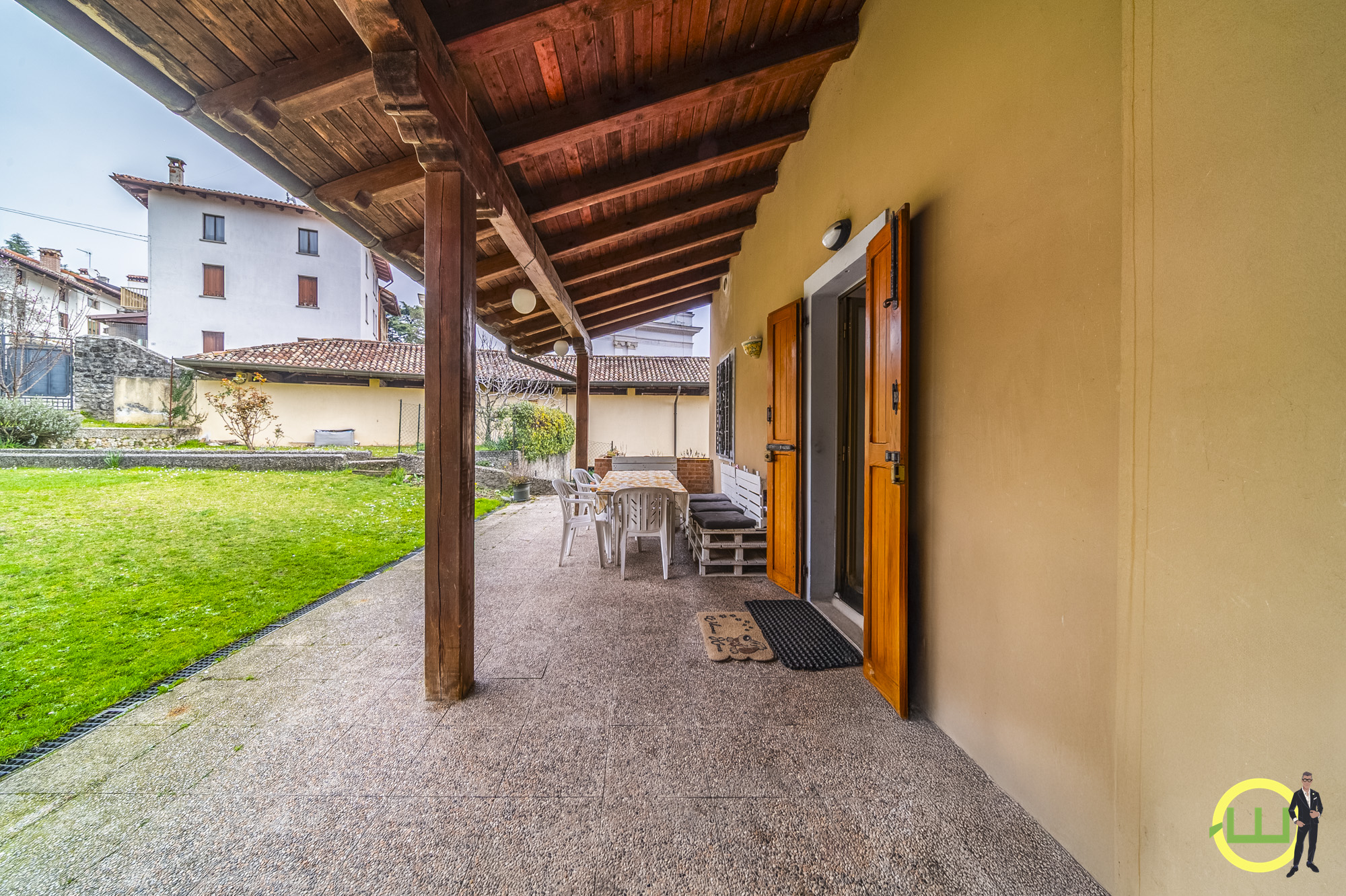 Media numero 33 di APPARTAMENTI IN PRESTIGIOSA VILLA ZONA CENTRALISSIMA