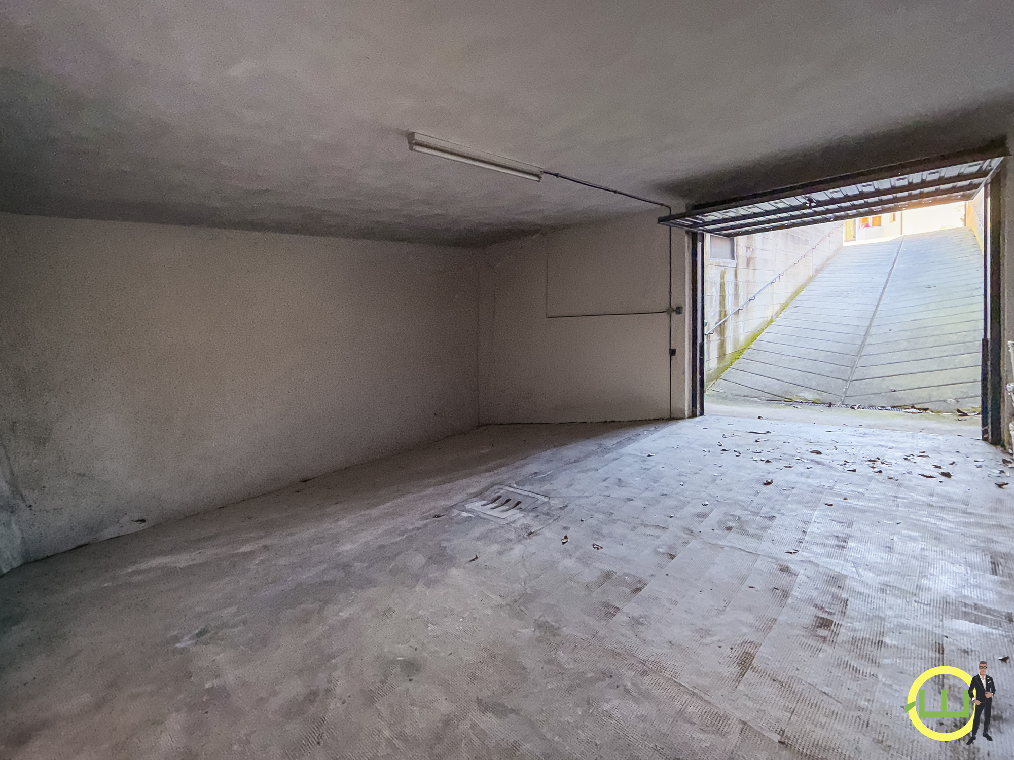 Media numero 38 di SPAZIOSA CASA INDIPENDENTE CON DOPPIO GARAGE E GIARDINO