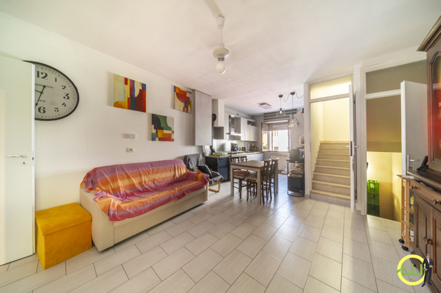 Media numero 4 di CASA RISTRUTTURATA NEL CUORE DI AMARO – PRONTA DA VIVERE