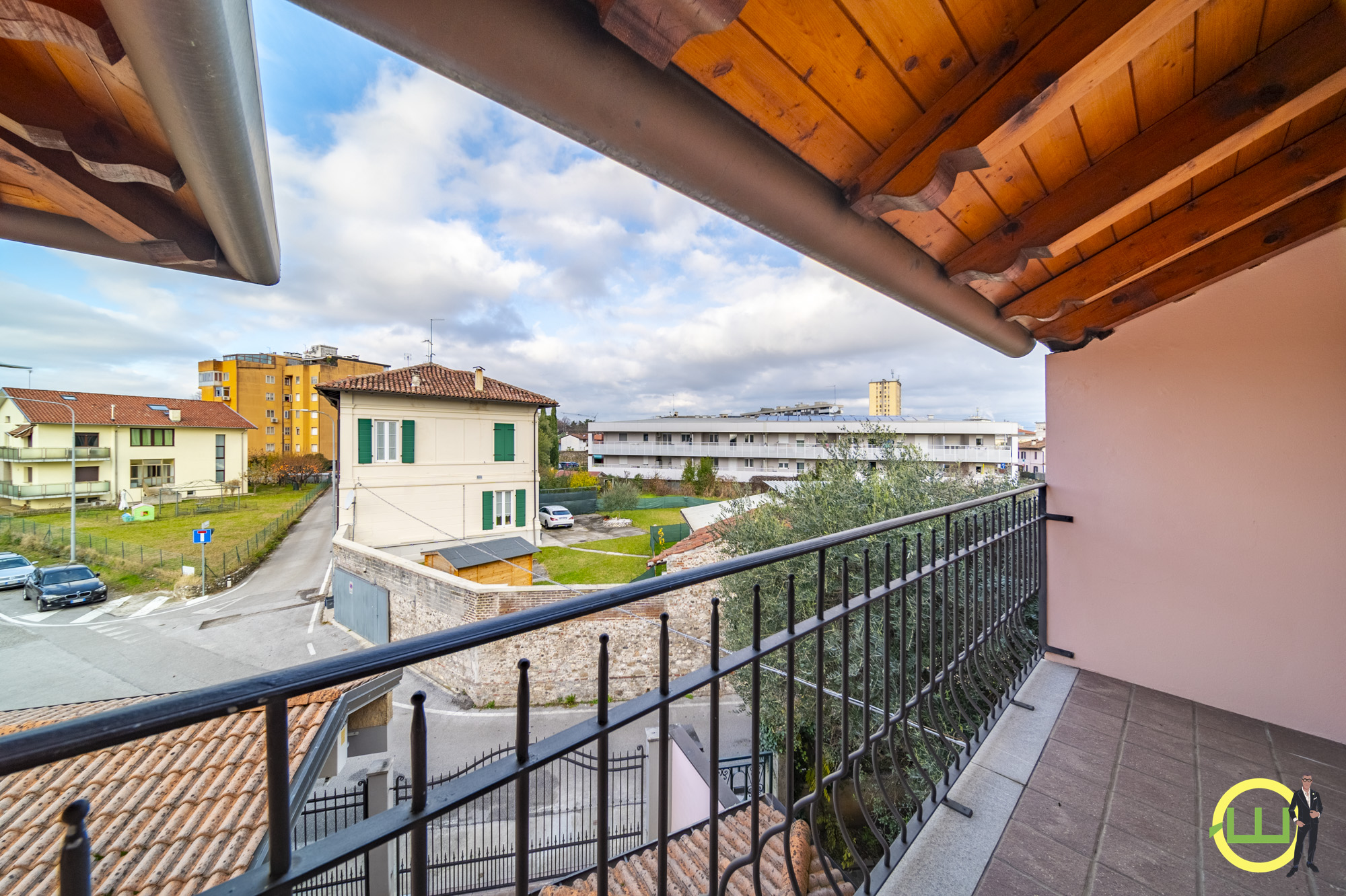 Media numero 22 di VILLA SPETTACOLARE A RIDOSSO DEL CENTRO CITTA' UD