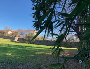 Immagine di TERRENO EDIFICABILE RECINTATO DA STORICHE MURA ARTIGIANALI