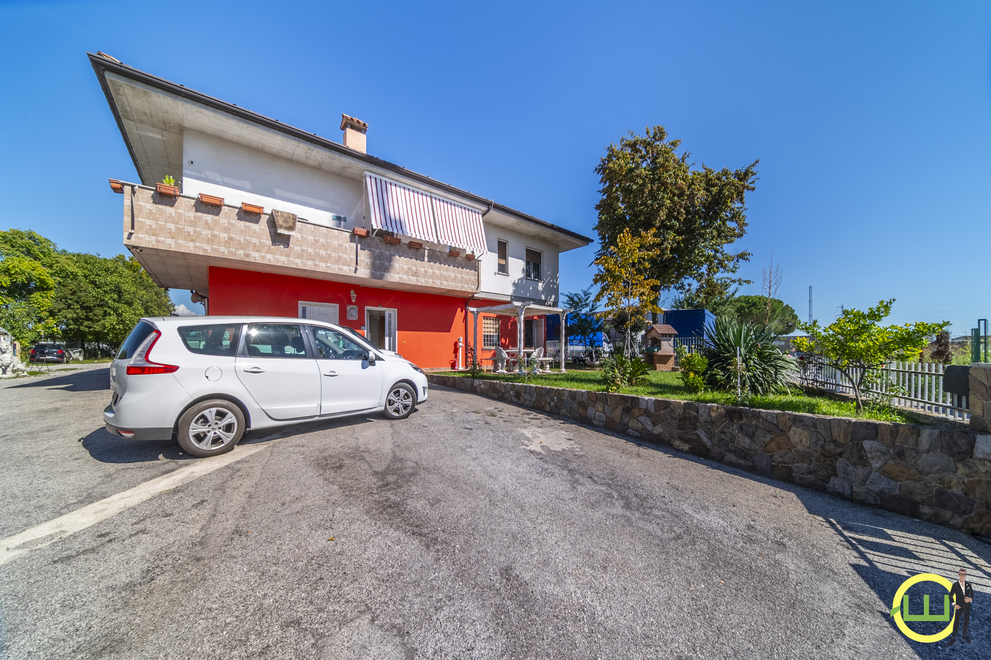 Media numero 19 di PORZIONE DI BIFAMILIARE CON GIARDINO E CAPANNONE ANNESSO