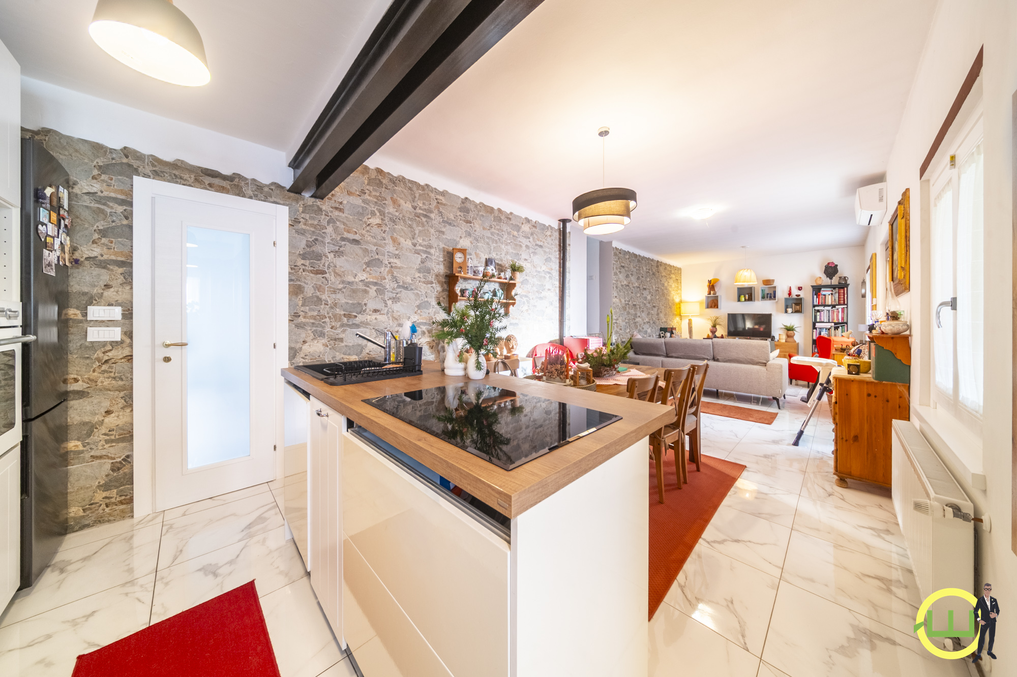 Immagine di VILLA INDIPENDENTE CON AMPIO GIARDINO PIANTUMATO - CLASSE B