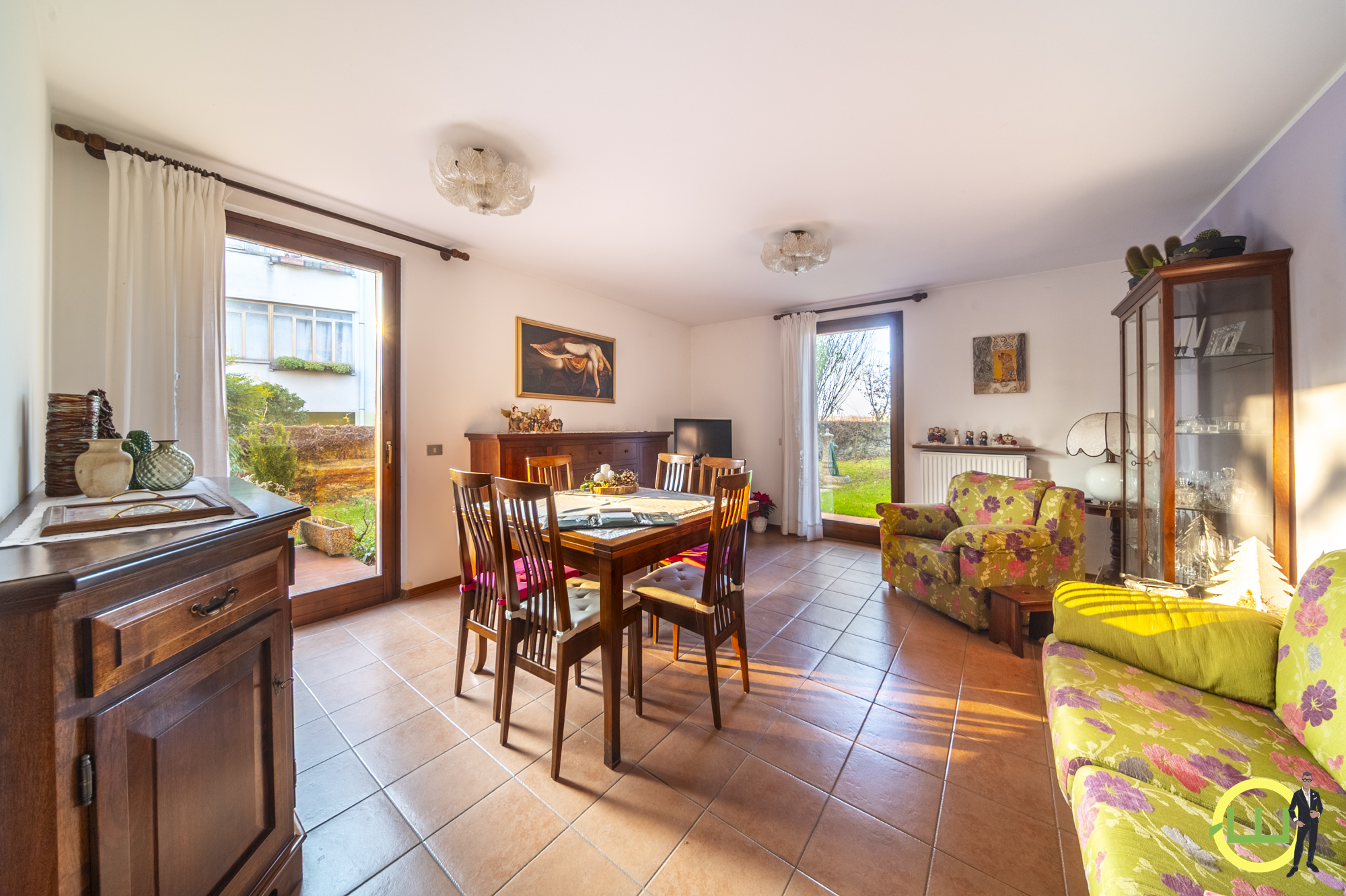 Media numero 2 di MERAVIGLIOSA VILLA ACCOSTATA CON GIARDINO ESCLUSIVO A LOVARIA PRADAMANO