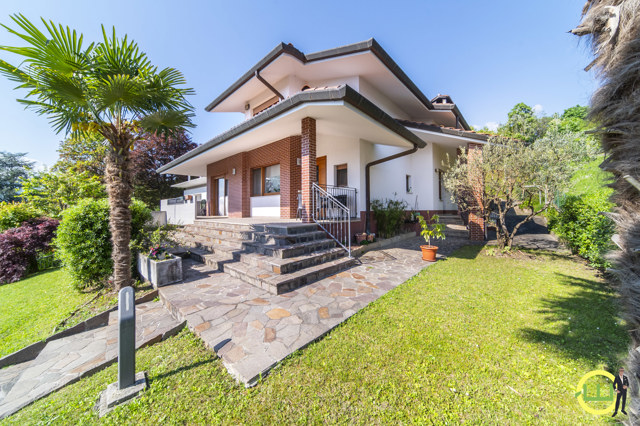 Immagine di BUJA SPLENDIDA VILLA IN POSIZIONE PANORAMICISSIMA!