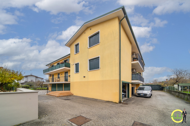 Media numero 21 di LUMINOSO BICAMERE ZONA OSPEDALE A LATISANA