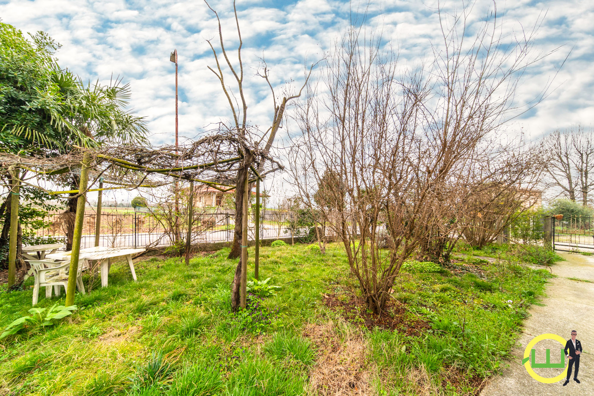 Media numero 32 di LUMINOSA CASA INDIPENDENTE CON GIARDINO A CAMINO AL TAGLIAMENTO