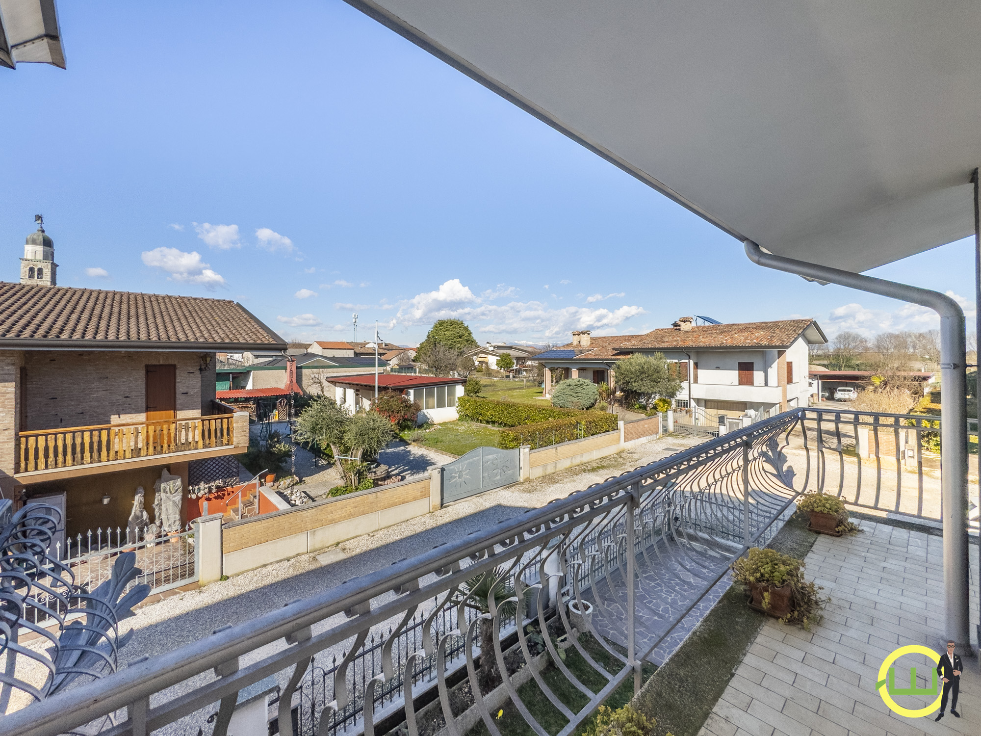 Media numero 27 di LUMINOSA PORZIONE DI BIFAMILIARE CON GIARDINO   A  CODROIPO