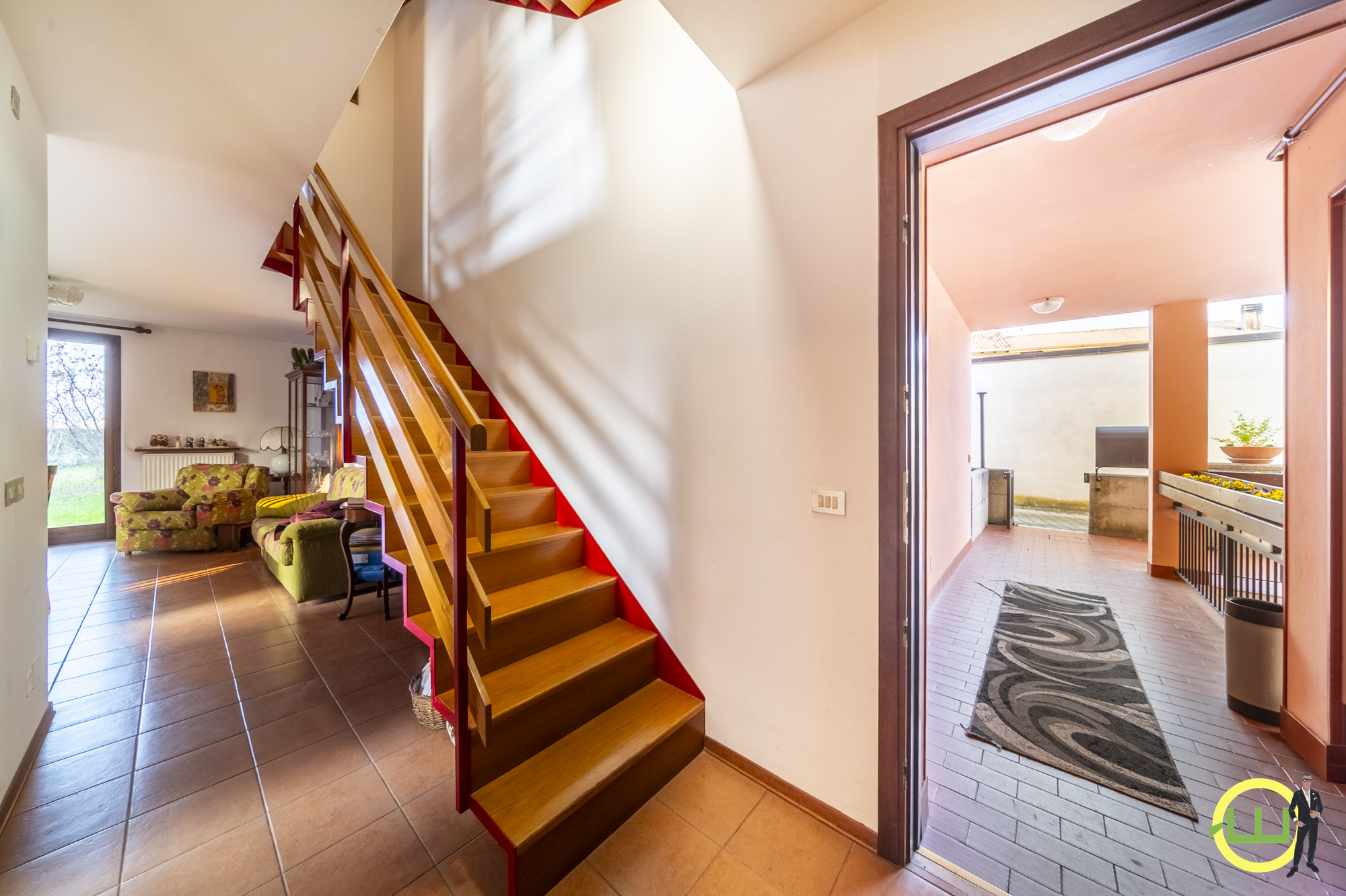 Media numero 9 di MERAVIGLIOSA VILLA ACCOSTATA CON GIARDINO ESCLUSIVO A LOVARIA PRADAMANO