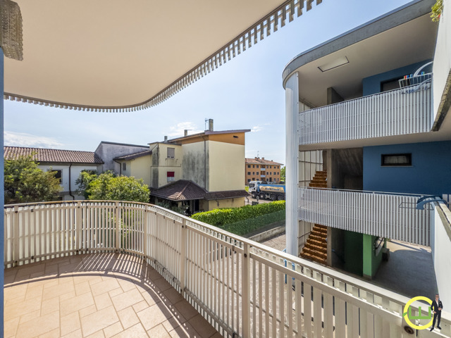 Media numero 21 di AMPIO TRICAMERE IN PALAZZINA CURATA - MAJANO CENTRO