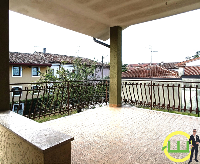 Media numero 10 di VILLA DI TESTA IN PIENO CENTRO A CORMONS