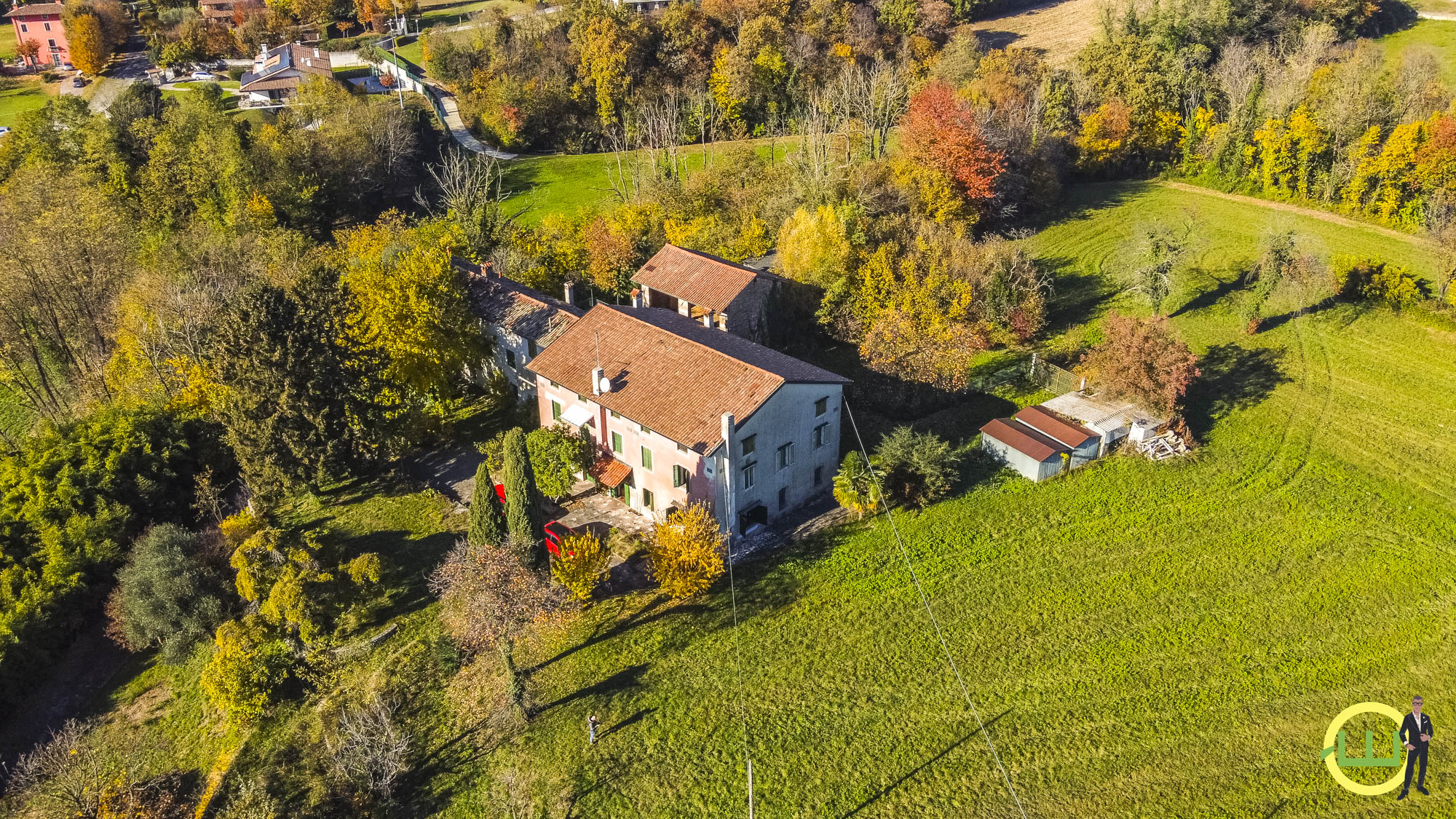 Media numero 19 di CASALE IMMERSO NEL VERDE DA RISTRUTTURARE