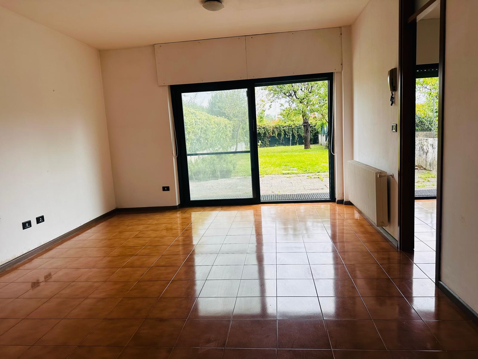 Immagine di BICAMERE ZONA OSPEDALE TERMOAUTONOMO CON GIARDINO UD