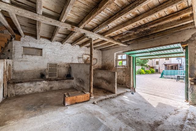 Media numero 34 di CASA SU TRE PIANI CON AMPIO ACCESSORIO DA RISTRUTTURARE A SEDEGLIANO