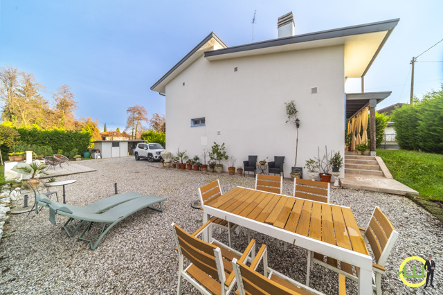Media numero 35 di VILLA INDIPENDENTE CON AMPIO GIARDINO PIANTUMATO - CLASSE B A RIVIGNANO TEOR
