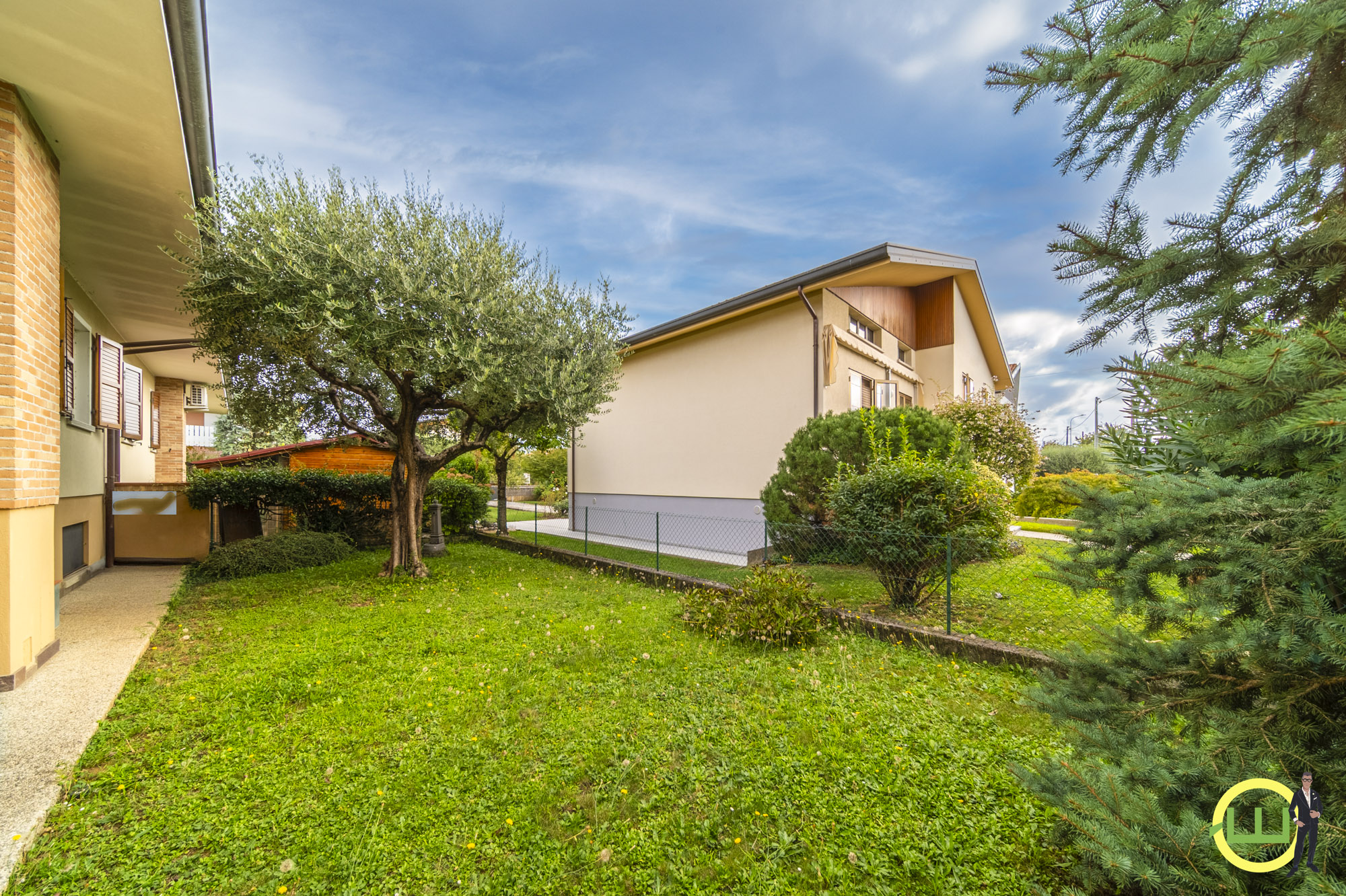 Media numero 6 di LUMINOSA VILLETTA CON GIARDINO A CODROIPO
