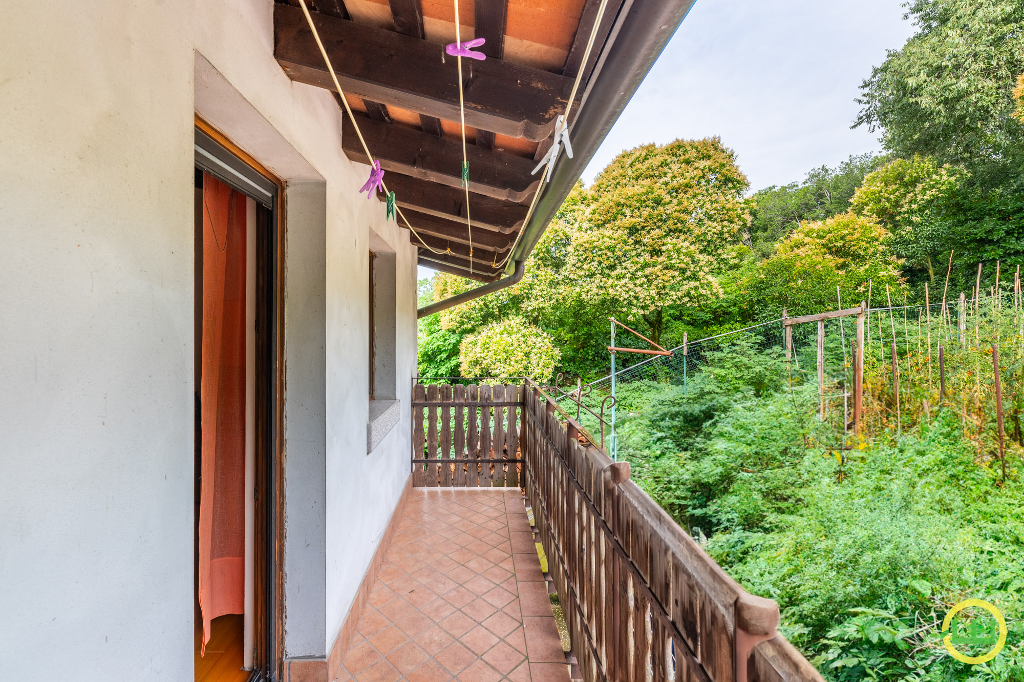 Media numero 12 di Villa di testa con grande spazio verde a Medea