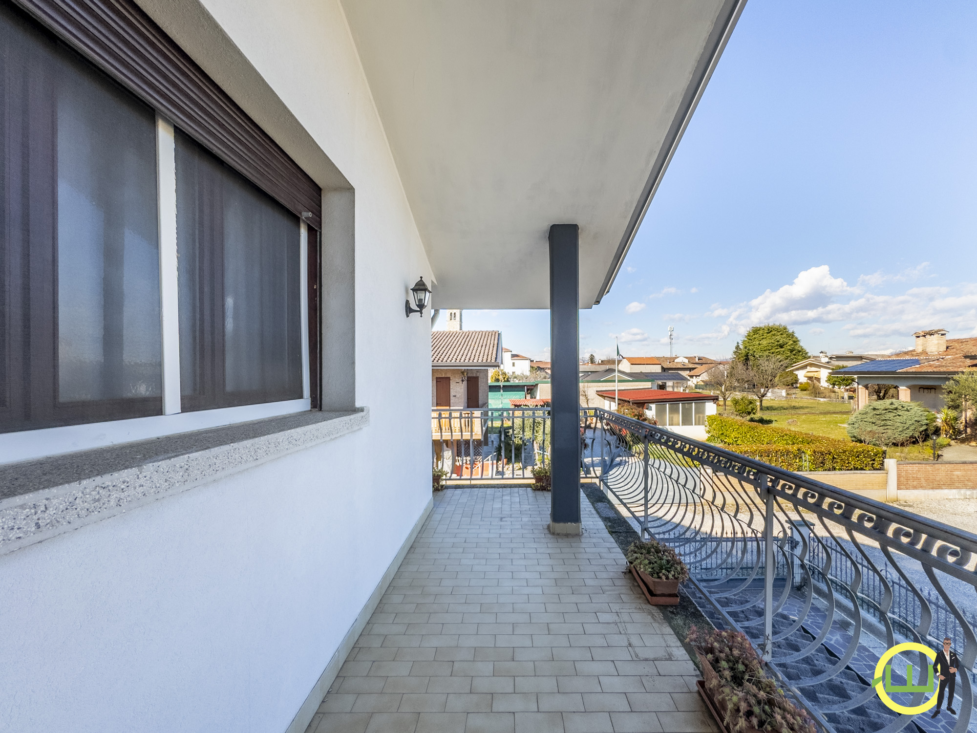 Media numero 28 di LUMINOSA PORZIONE DI BIFAMILIARE CON GIARDINO   A  CODROIPO