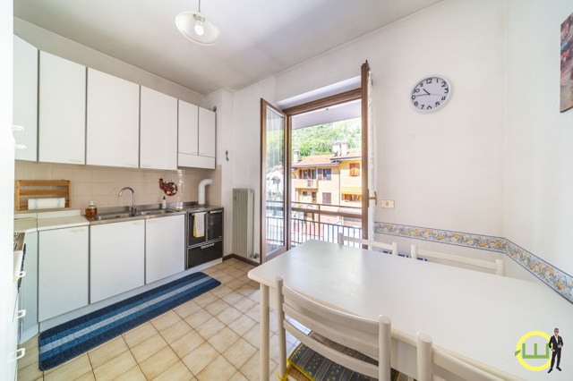 Media numero 5 di INTERA BIFAMILIARE CON BOX E CANTINE - BORDANO