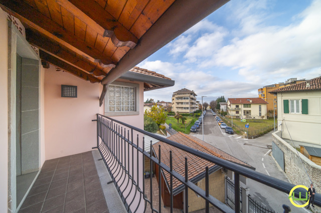 Media numero 18 di VILLA SPETTACOLARE A RIDOSSO DEL CENTRO CITTA' UD