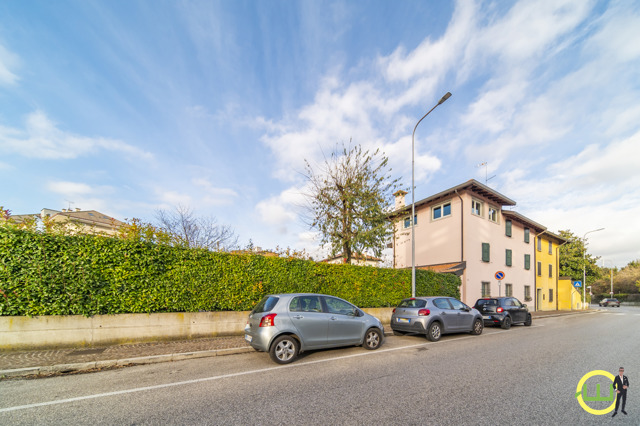 Media numero 47 di VILLA SPETTACOLARE A RIDOSSO DEL CENTRO CITTA' UD